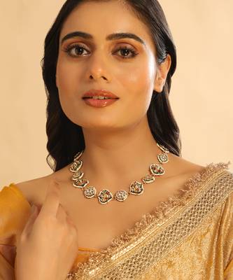gold plated kundan ornate royal matha patti cum necklace 4