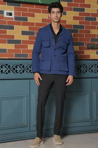 Black 4-way stretch plain shacket