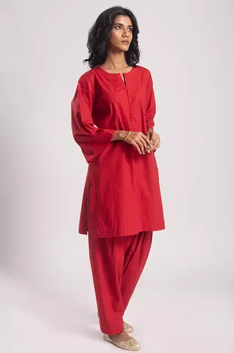 Red cambric plain kurta with bottom