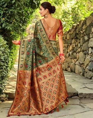 Green woven paithani silk blend saree with unstitched blouse 4