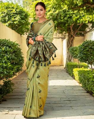 Olive woven paithani silk blend saree with unstitched blouse 3