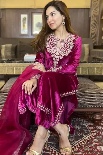 Pink Velvet  Zari Embroidery Work  3 Pc suit  
