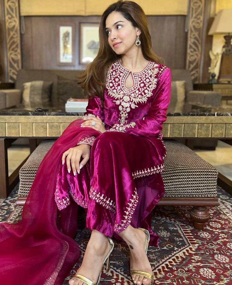 Pink Velvet  Zari Embroidery Work  3 Pc suit  
