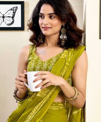 pre-stitched green and off-white pure cotton screen printed saree 4