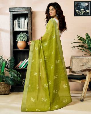 pre draped green linen zari screen printed zari work work, ceremony, party and festive saree 2