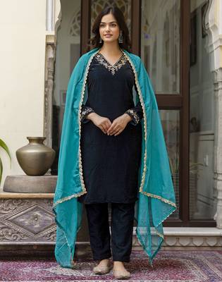 Trendmalls Velvet Embroidery Salwar Suit Set Kurta Pant with Dupatta 10