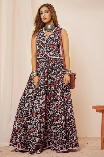 women black cotton lace detailing waistcoat with skirt co-ord set