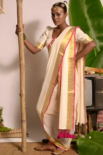 off white mul cotton handwoven saree with golden and pink border