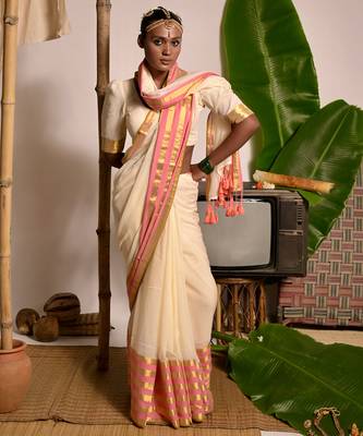 cream white cotton saree with pink and golden striped border 3