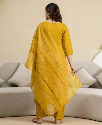 Trendmalls Yellow chanderi embroidery kurta pant with dupatta set 3