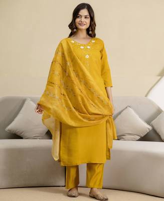 Trendmalls Yellow chanderi embroidery kurta pant with dupatta set 4