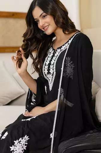 Trendmalls Black cambric cotton embroidery kurta pant with dupatta set