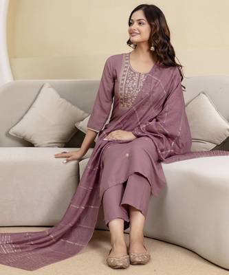 Trendmalls Peach cotton embroidery kurta pant with dupatta set 4