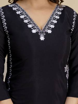 Trendmalls Black chanderi embroidery kurta pant with dupatta set 7