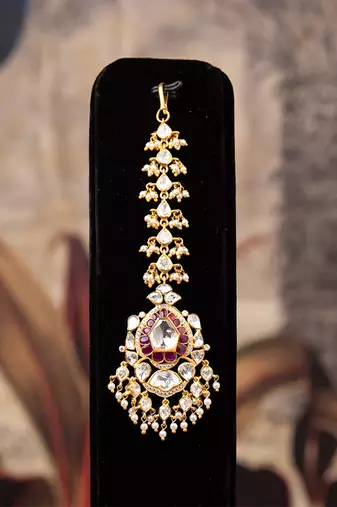 Gold plated kundan maangtikka in sterling silver
