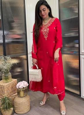 Women  s designer reyon kurta set with embroidery and sheer organza dupatta 2