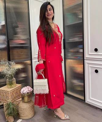 Women  s designer reyon kurta set with embroidery and sheer organza dupatta 4