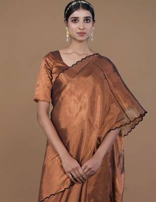 copper handwoven tissue saree with scalloped pallu and border 4