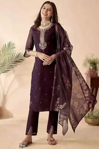 Women’s embroidered chanderi kurta set with bottom & tissue dupatta