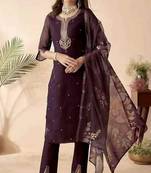Women   s embroidered chanderi kurta set with bottom & tissue dupatta