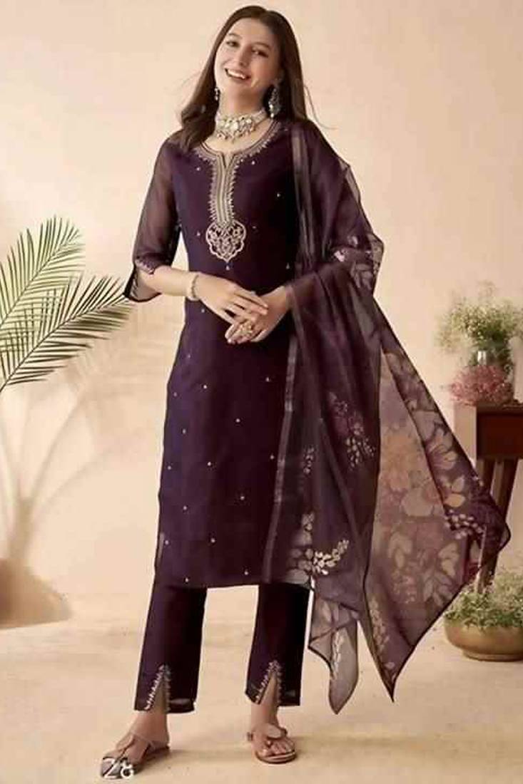 Women’s embroidered chanderi kurta set with bottom & tissue dupatta