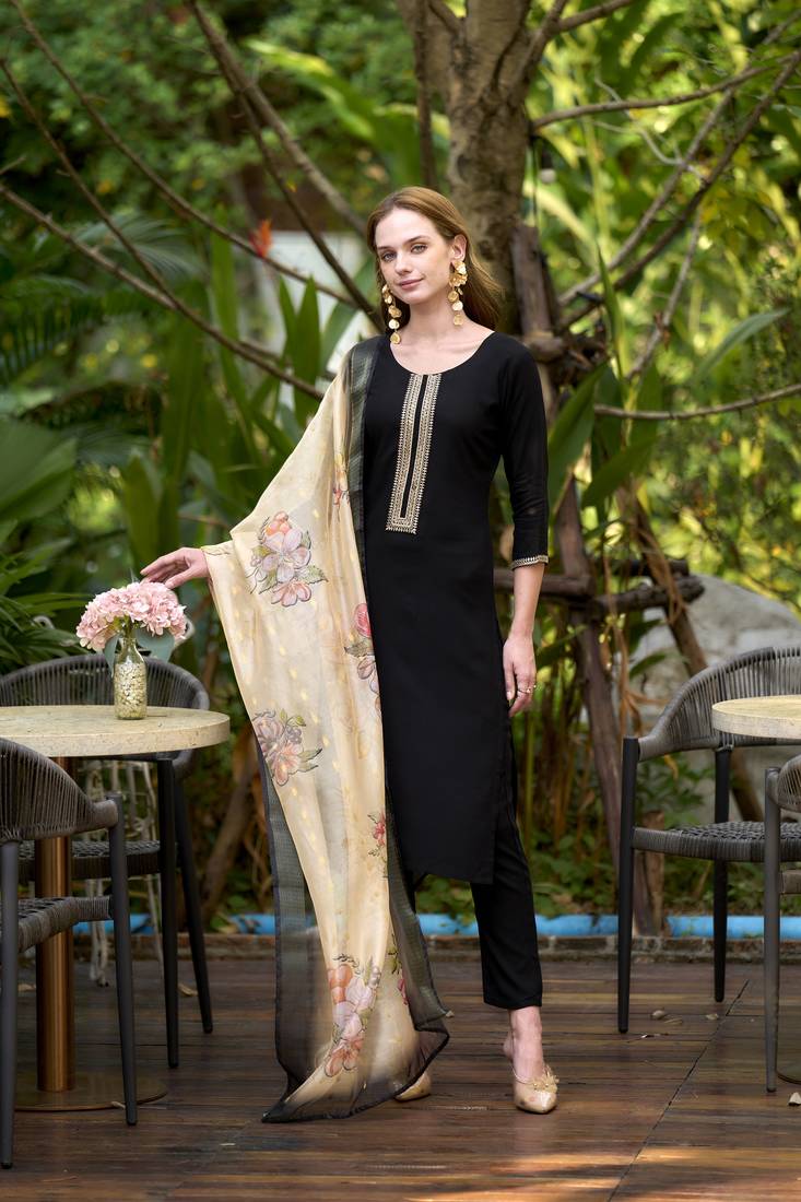 Viscos-rayon with embroidered work kurti set