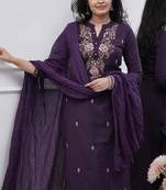 Women   s designer reyon slub kurta set adorned with sequin embroidery