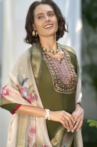 Vatican kurta with bottom organza butti dupatta