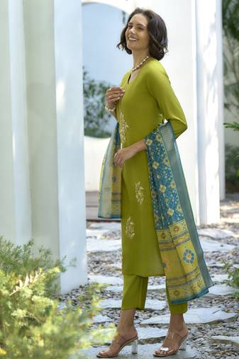 Vatican kurta with bottom chanderi butti dupatta