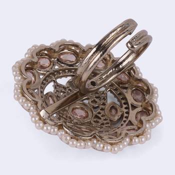 gold plated brass ring with round shape design 4