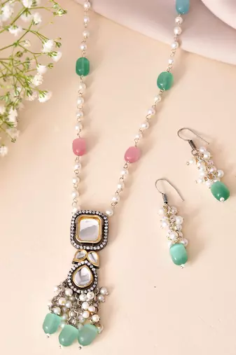 Necklace set for women.