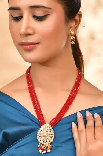 Traditional necklace & earrings for women