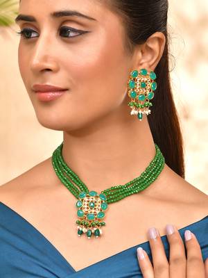 Green necklace & earrings set with kundan 2