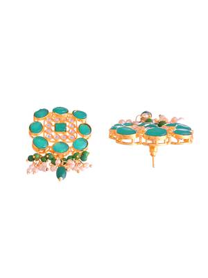 Green necklace & earrings set with kundan 3