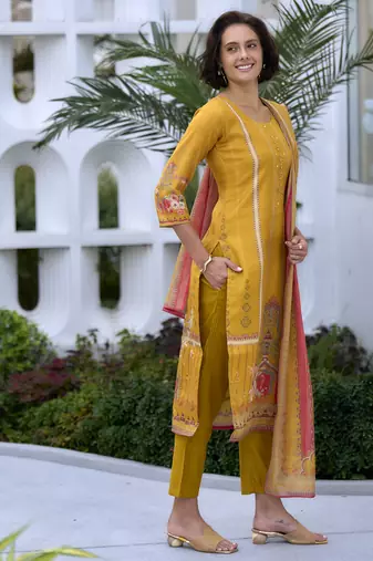 Silk blend kurta with bottom dupatta