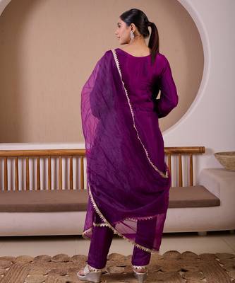 Flying flamingo purple silk hand embroidered suit set 4