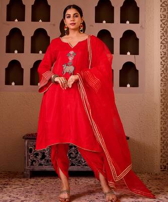 Pichwai art red silk hand embroidered suit set 3