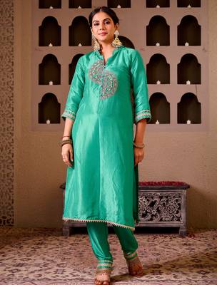 Krishika emerald green silk hand embroidered suit set 2