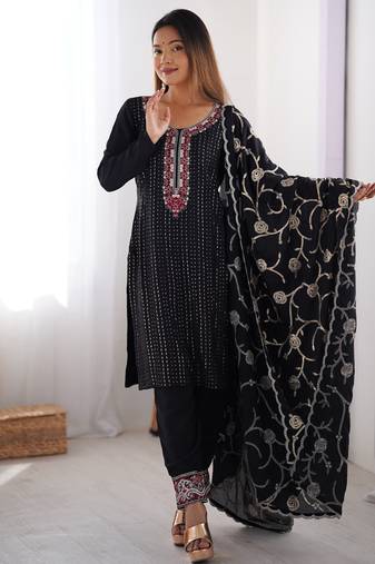 Beautiful New Arrival Stylish Suit Set Designer Suit With Dupatta Party Wear Suit