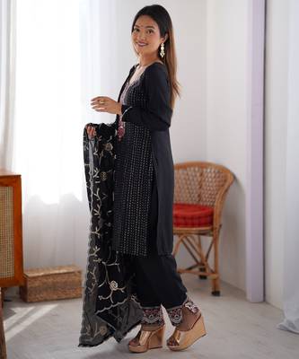  New Arrival Stylish Suit Set Designer Suit With Dupatta Party Wear Suit 3