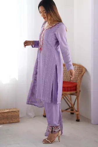 Lavender embroidered  Kurti Set With Dupatta Festival Wear Suit Set New Arrival