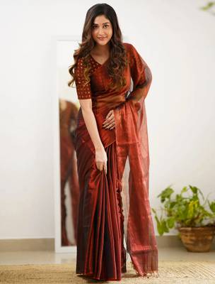 Red tissue cotton handloom saree with unstitched blouse piece 3
