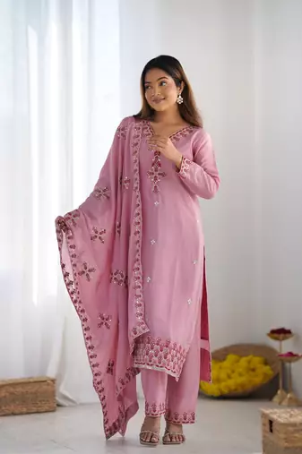 New Designer Party Wear Look Suit Set New Arrival Stylish Suit Set With Dupatta