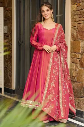 Timeless grace in radiant pink