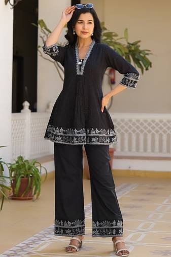 Sakshi noir embroidered cotton co-ord set