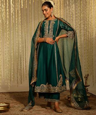 Green embroidered chanderi silk kurta set 1