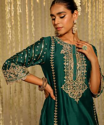Green embroidered chanderi silk kurta set 3