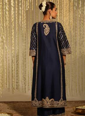 Blue embroidered chanderi silk kurta set 2
