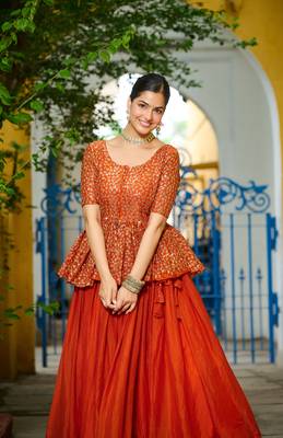 ORANGE EMBROIDERED WORK FENDY SILK ONAM  STITCHED LEHENGA CHOLI 2