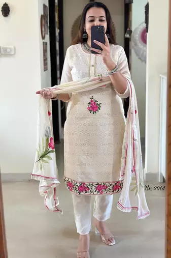 Premium quality beautiful cotton schiffli with lining kurta crafted pink floral with amazing embroidery work.